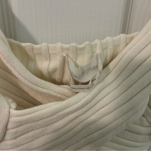 Urban Outfitters Wren Wrap Front Sweater Top. Size small - Picture 4 of 5